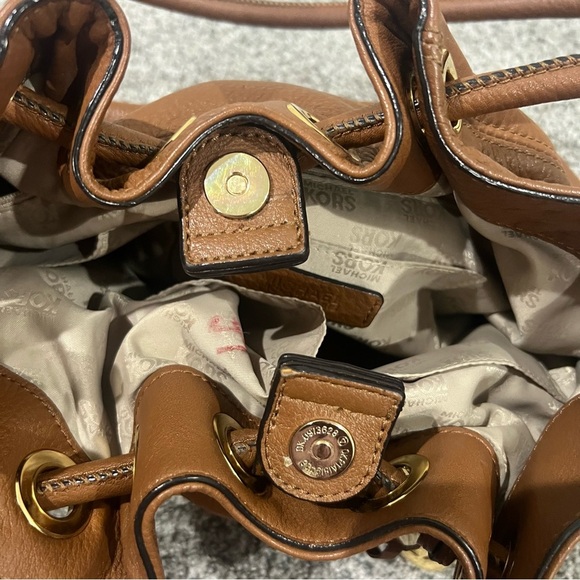 Michael Kors Astor Ring Large Tote Handbag Brown Pebbled Leather Gold Hardware - Picture 8 of 13